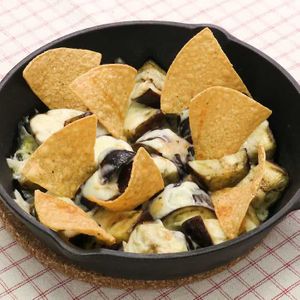 「なすとトルティーヤのチーズ焼き」のレシピ動画