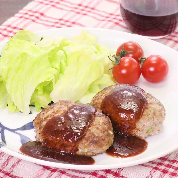 肉汁ジュワッと キャベツ入りチーズハンバーグのレシピ動画 作り方 Delish Kitchen