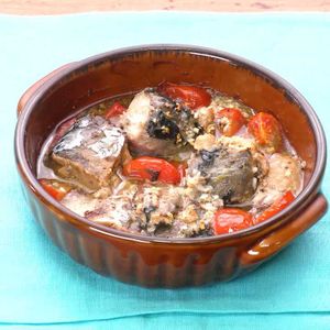 「さば缶とトマトのアヒージョ」のレシピ動画