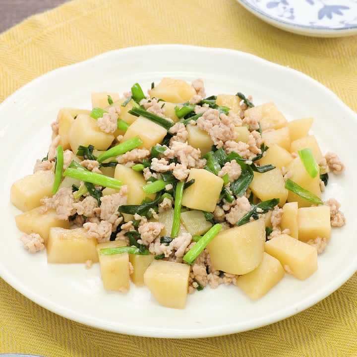 鶏ひき肉とじゃがいものオイスター炒め