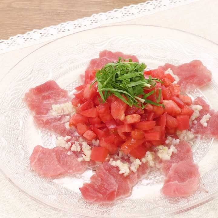 まぐろとトマトのカルパッチョ
