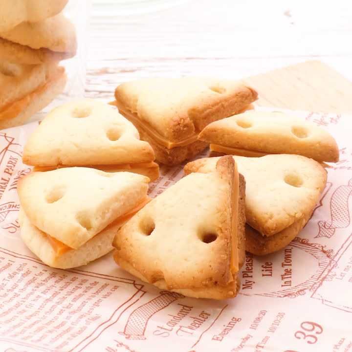 一口おつまみに チーズサンドクッキーのレシピ動画 作り方 Delish Kitchen