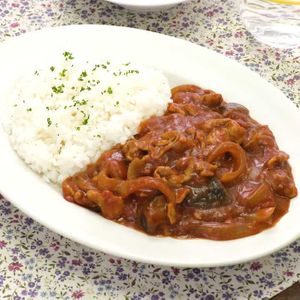「豚こまとナスのカレー」のレシピ動画