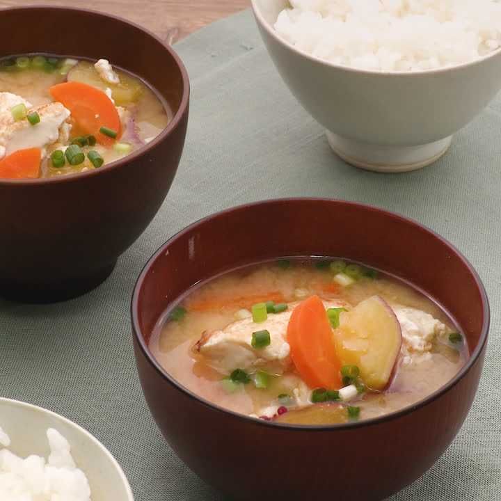 ごま油で香ばしく くずし豆腐とさつまいもの味噌汁のレシピ動画 作り方 Delish Kitchen