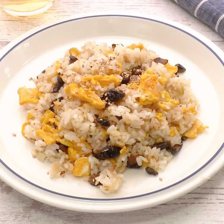 きゅうりのしょうゆ漬けごまチャーハン