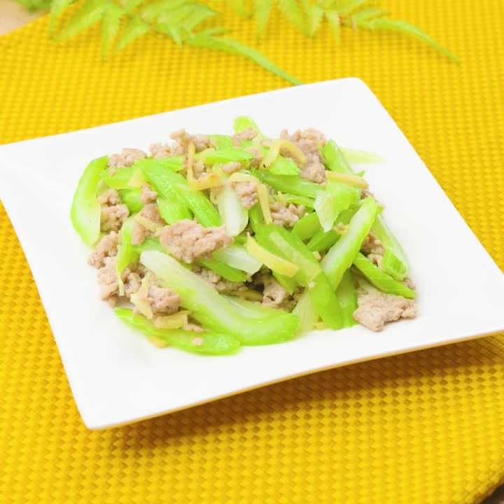 豚ひき肉とセロリの塩炒め