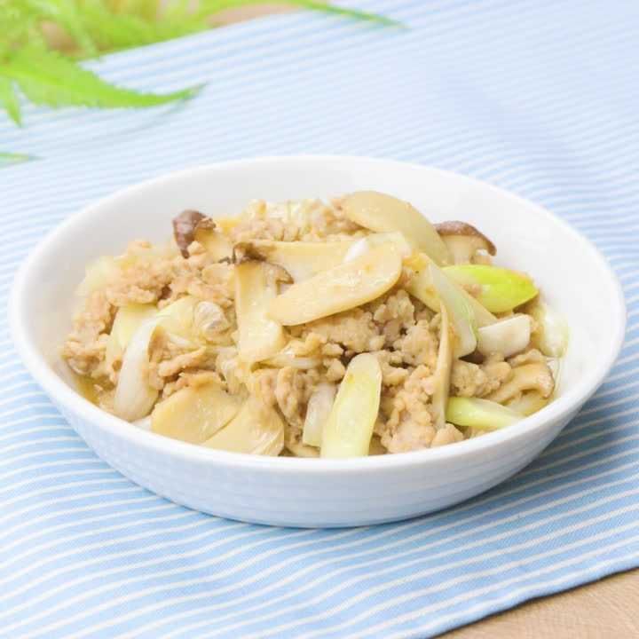 鶏ひき肉とエリンギの柚子胡椒炒め