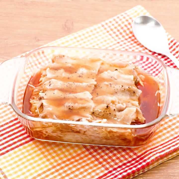 千切りキャベツと豚バラの重ね蒸し