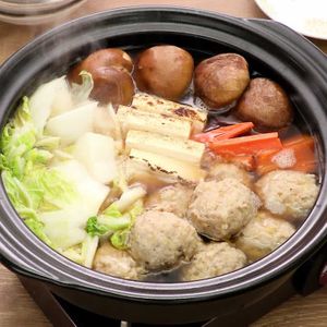 「鶏団子鍋(鶏つくね鍋)」のレシピ動画