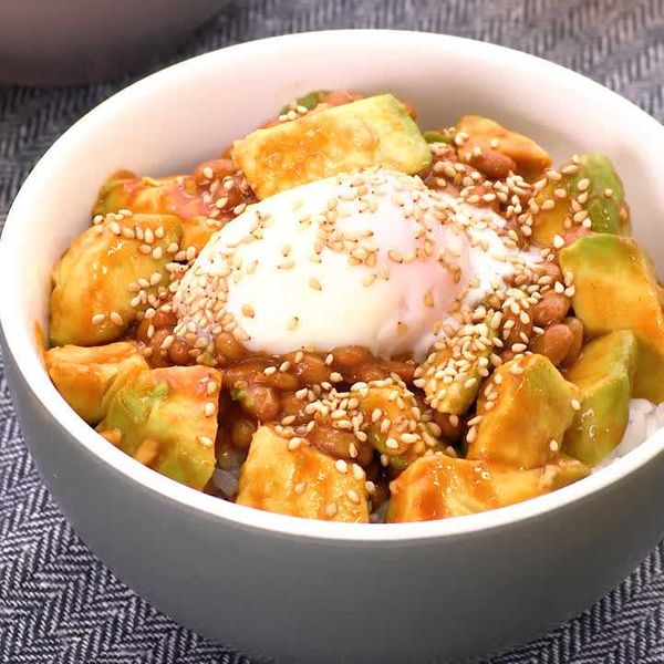 【丼レシピ】10分で完成!簡単&人気のお手軽どんぶり30選の人気レシピ・作り方 | デリッシュキッチン