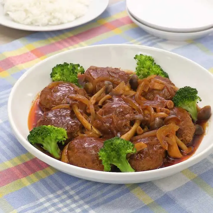 一口煮込みハンバーグ