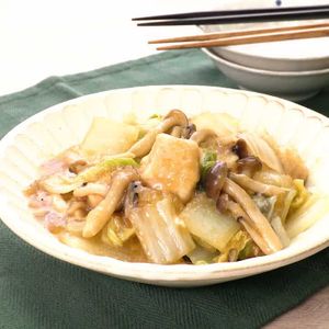 「しめじと白菜の鶏肉みぞれ煮」のレシピ動画