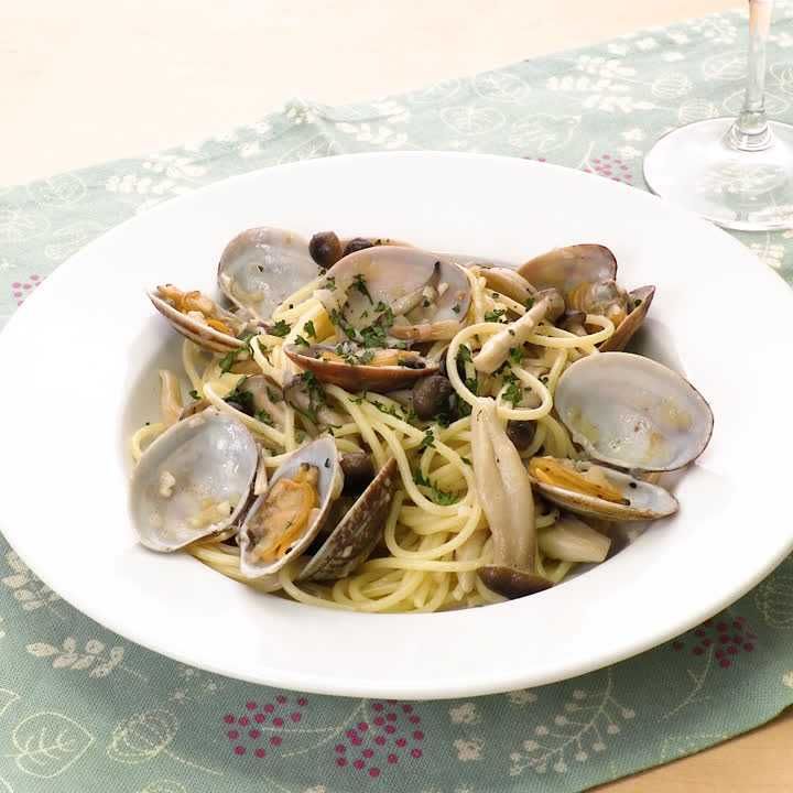 しめじとあさりのにんにくパスタ