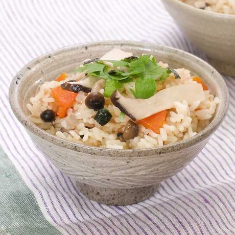 3合炊き炊飯器で まつたけ風炊き込みご飯のレシピ動画 作り方 Delish Kitchen
