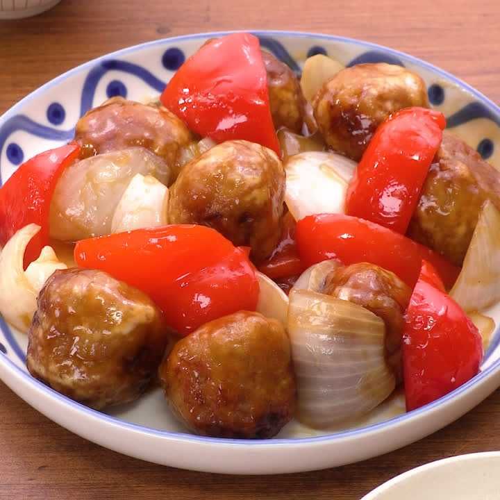 ごはんのおかずに！ 肉団子とパプリカの黒酢炒めのレシピ動画・作り方