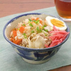 「とんこつ風炊き込みごはん」のレシピ動画