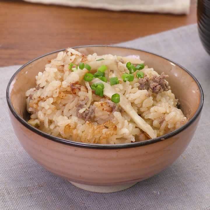 牛そぼろとごぼうの炊き込みご飯