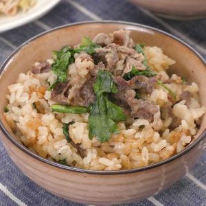 春菊と牛肉の甘辛炊き込みご飯
