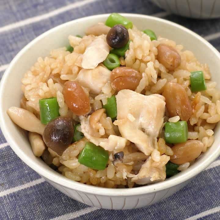 鶏肉とピーナッツの炊き込みご飯