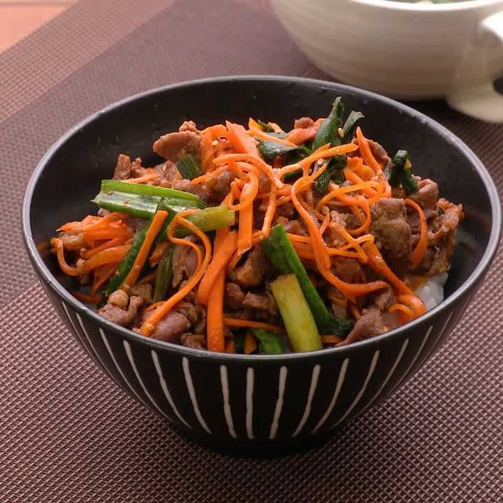 牛肉の甘辛漬け込み丼