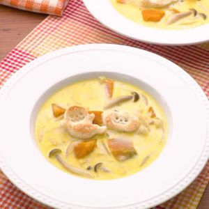 「かぼちゃとしめじのクリームスープ」のレシピ動画