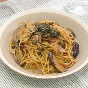 「なすとベーコンの和風パスタ」のレシピ動画