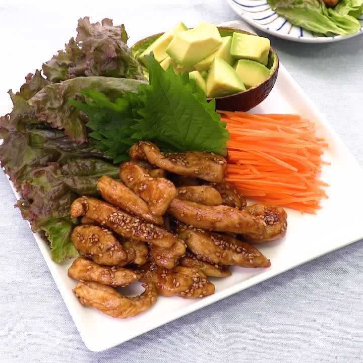 とりのごま焼きレタス包み