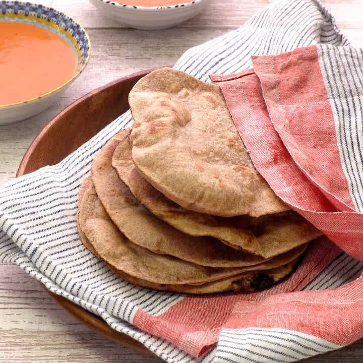 カレーと一緒に チャパティ ロティ のレシピ動画 作り方 Delish Kitchen