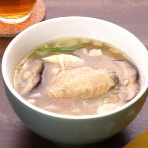 「手羽先の薬膳スープ」のレシピ動画