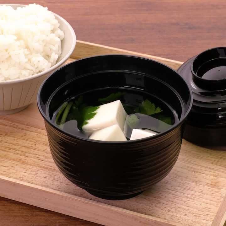 はんぺんとみつばのお吸い物