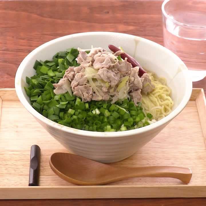 たっぷりにらの汁そば