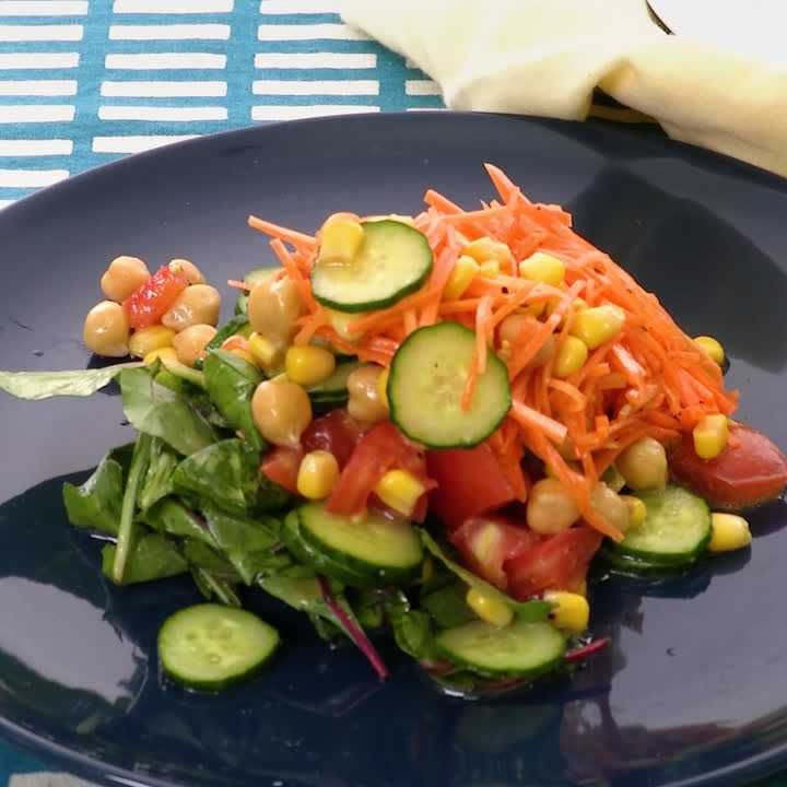 キャロットラペと豆のカラフルジャーサラダ