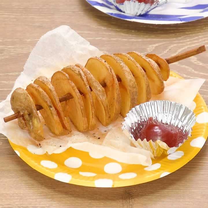 カリッと食感 トルネードポテトのレシピ動画 作り方 Delish Kitchen