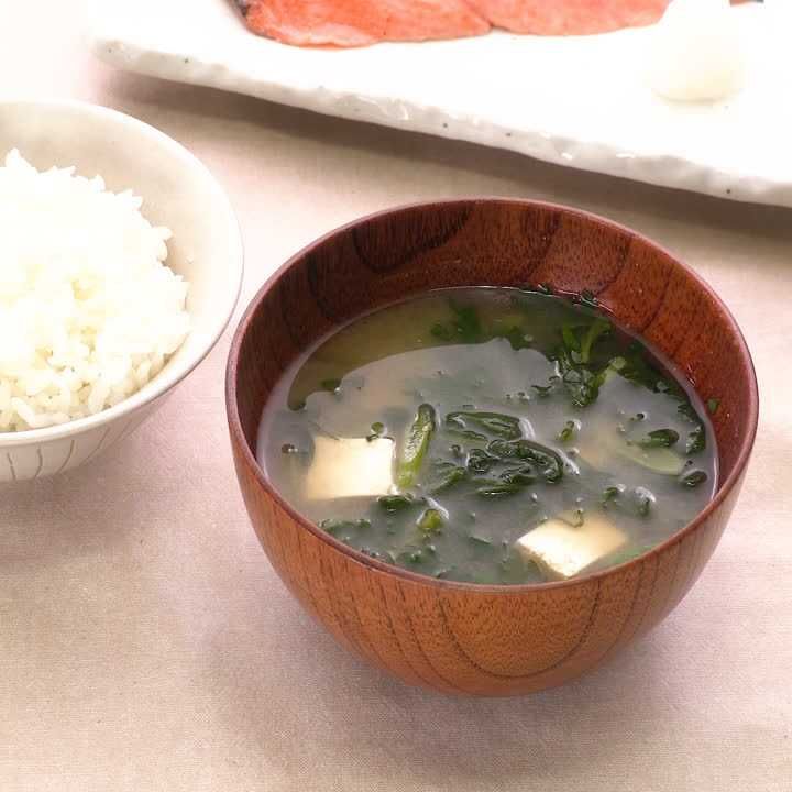 春菊と豆腐の味噌汁