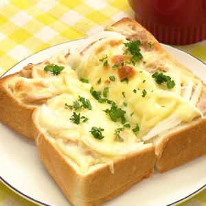 「玉ねぎのツナマヨトースト」のレシピ動画