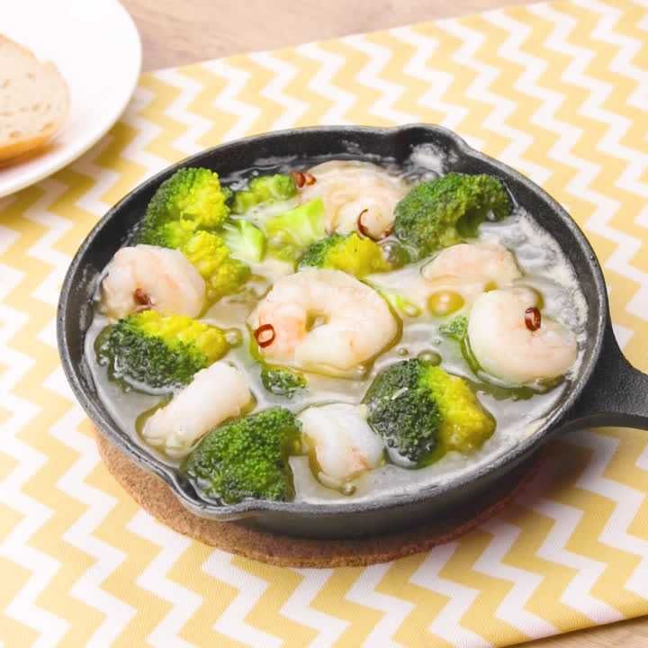 少ない材料でシンプルに!えびを使った人気レシピ9選