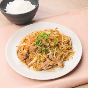 「もやしと豚肉のキムチ炒め」のレシピ動画