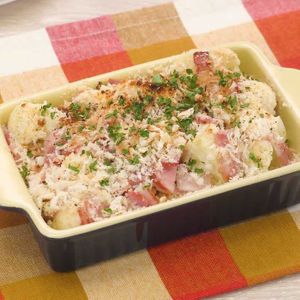 ベーコンとカリフラワーのチーズ焼き