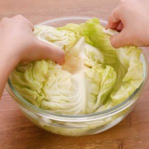 キャベツの葉のむき方