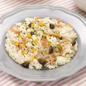 「ベーコンとしめじの炊き込みご飯」のレシピ動画