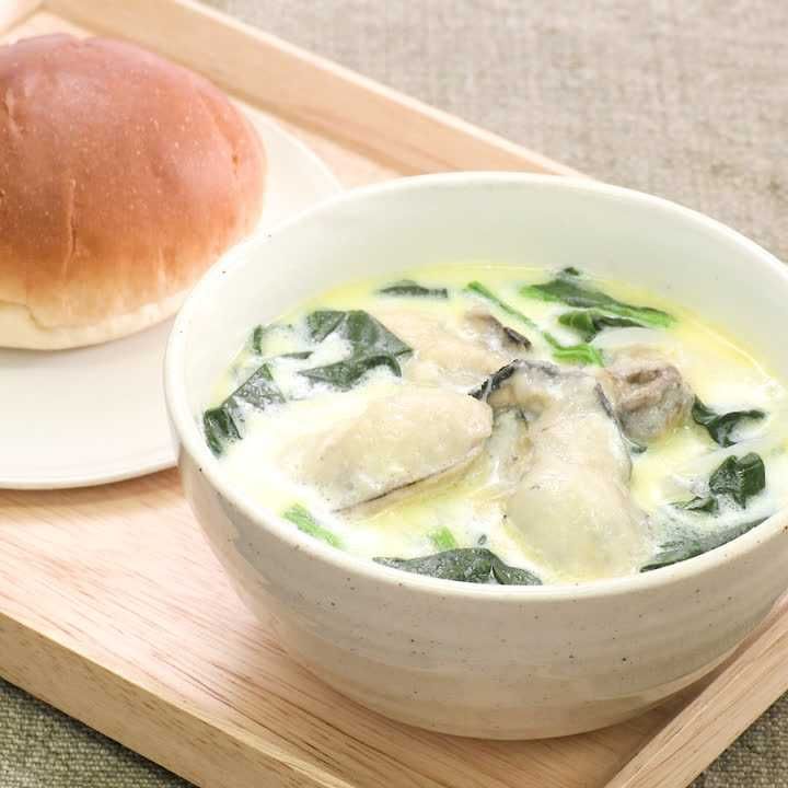 牡蠣とほうれん草のクリームスープ