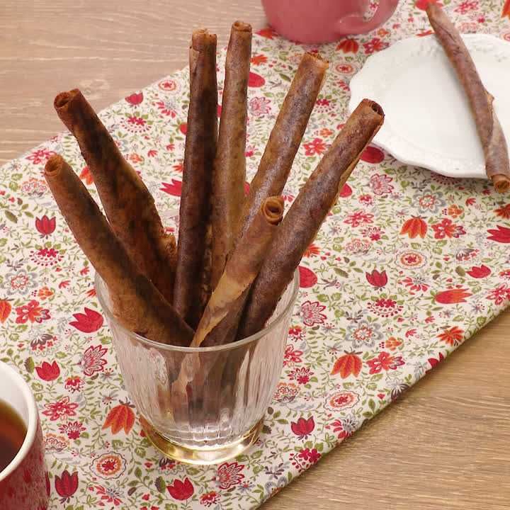 パリパリ食感！ 春巻きの皮でチョコスティックのレシピ動画・作り方