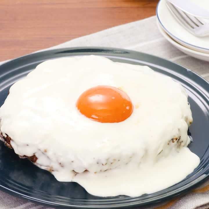 まるで目玉焼き Bigクリームチーズハンバーグのレシピ動画 作り方 Delish Kitchen