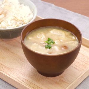 「なめこの生姜風味味噌汁」のレシピ動画