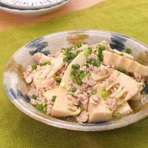 「たけのこの鶏そぼろ煮」のレシピ動画