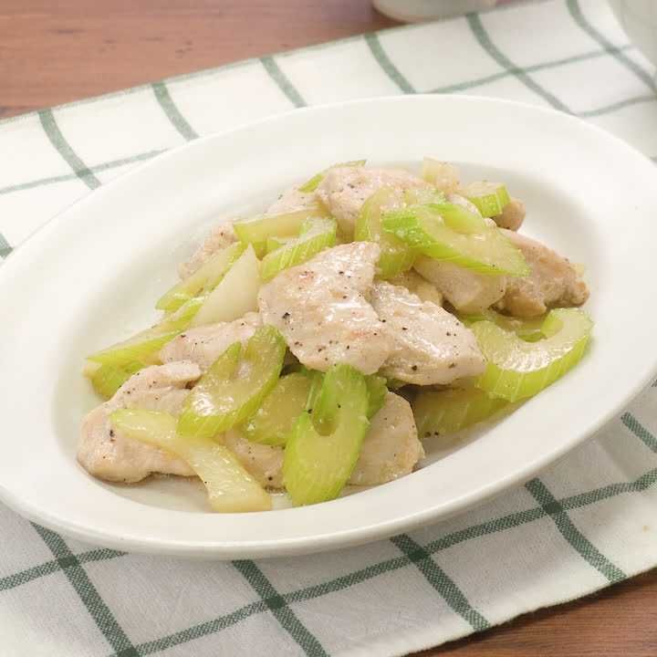 セロリと鶏むねのあっさり炒め