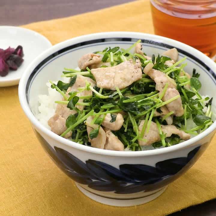豚ロース薄切り肉と豆苗の味噌炒め丼