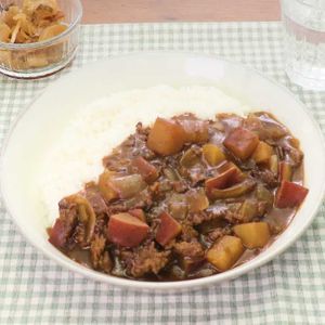 「さつまいもカレー」のレシピ動画