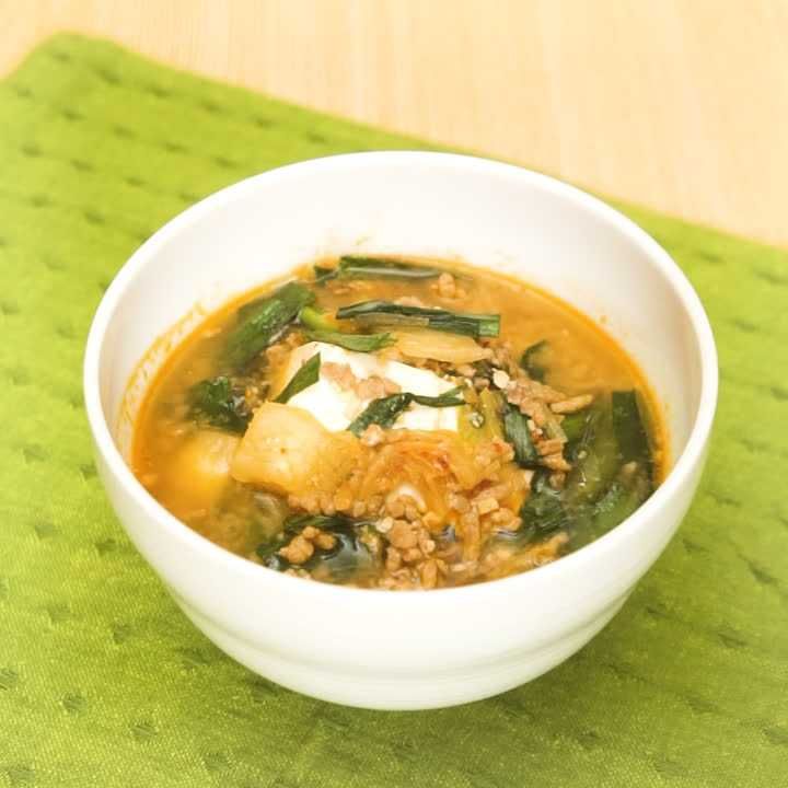 豚ひき肉とニラのピリ辛チゲ