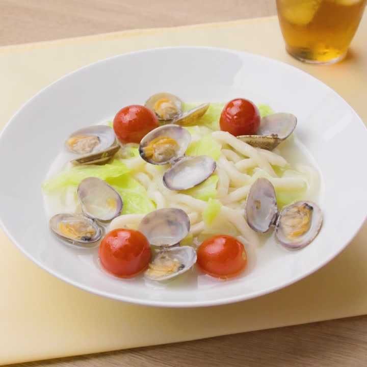 キャベツとあさりのボンゴレうどん